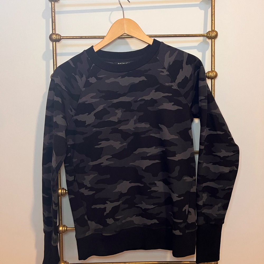Athleta camo crew neck sweatshirt, excellent preloved condition size XS